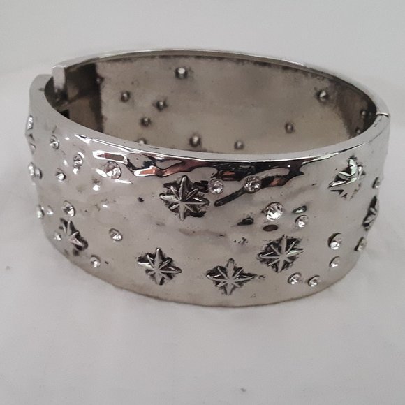 Silver Tone Hinged Stars Crystal Rhinestone Bracelet - Picture 3 of 9